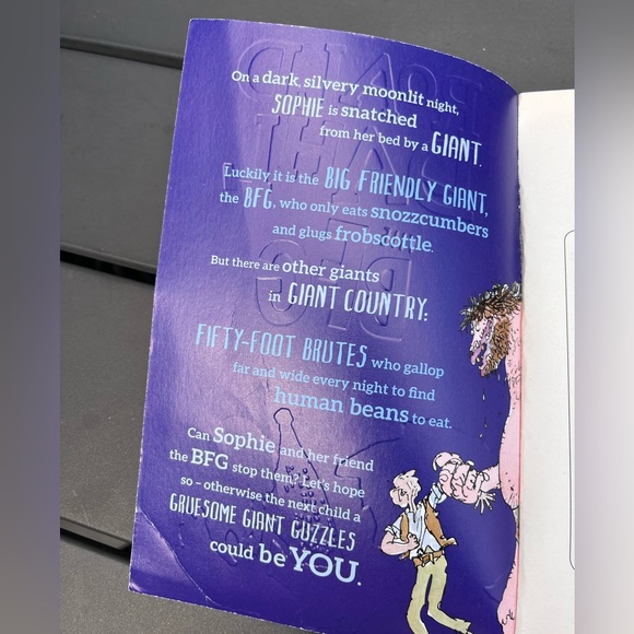 TWO CLASSIC ROALD DAHL SOFTCOVER NOVELS - Picture 7 of 11